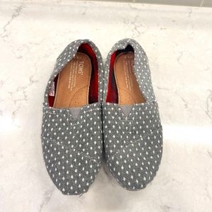 Women's TOMS Size 6.5